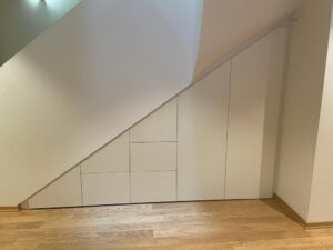 1Réalisation d’un placard sous escalier
